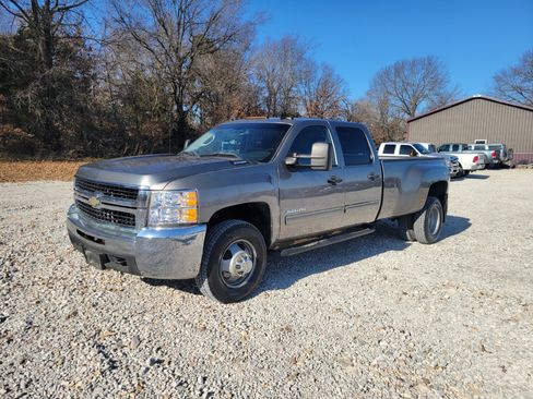 Used 2009 Chevrolet Silverado 3500 LT image 1