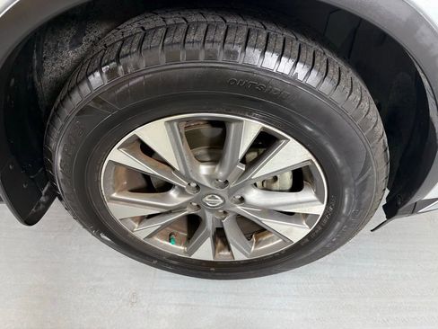 Used 2016 Nissan Murano SV image 11