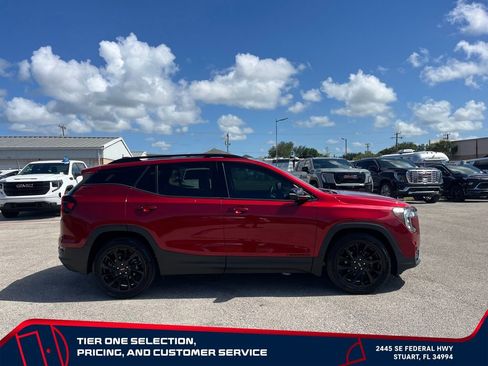 Used 2023 GMC Terrain SLT w/ Tech Package FWD image 8