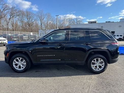 Used 2022 Jeep Grand Cherokee Limited image 21