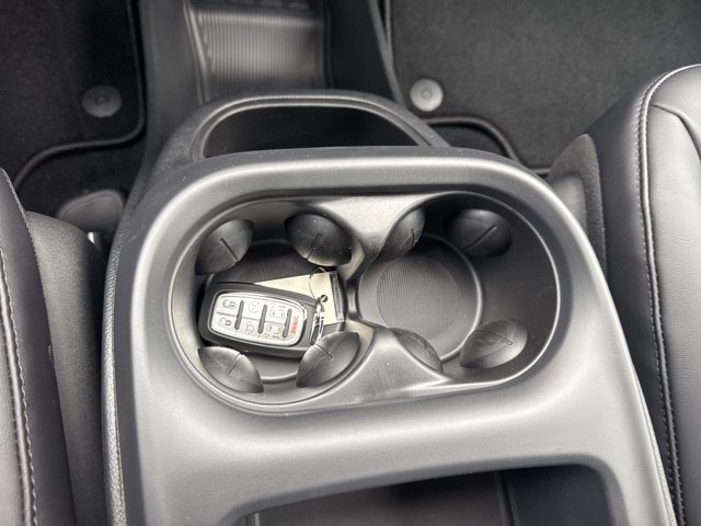 New 2026 Chrysler Pacifica Select AWD/4WD image 32