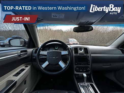 Used 2006 Chrysler 300 SRT8 w/ SRT Option Group II image 18