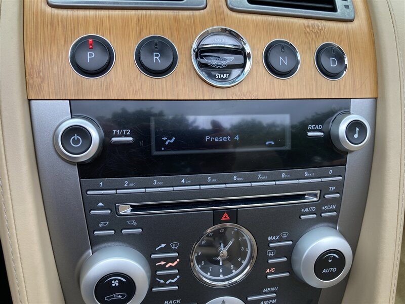 Used 2011 Aston Martin DB9 Volante RWD image 27