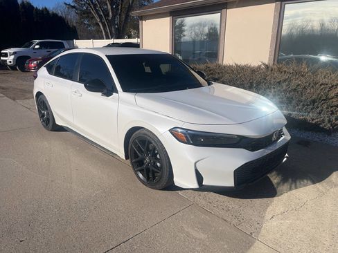 Used 2025 Honda Civic Sport image 1
