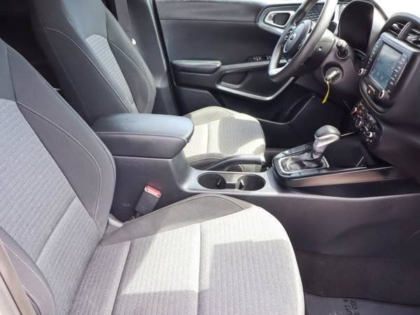 Used 2020 Kia Soul S FWD image 10