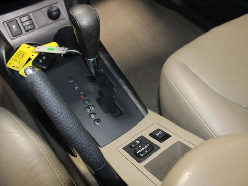 Used 2011 Toyota RAV4 Limited w/ Limited Extra Value Pkg FWD image 17