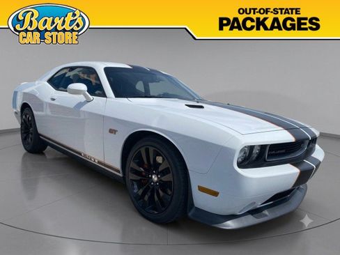 Used 2014 Dodge Challenger SRT8 w/ Harman/Kardon Audio Group RWD image 1