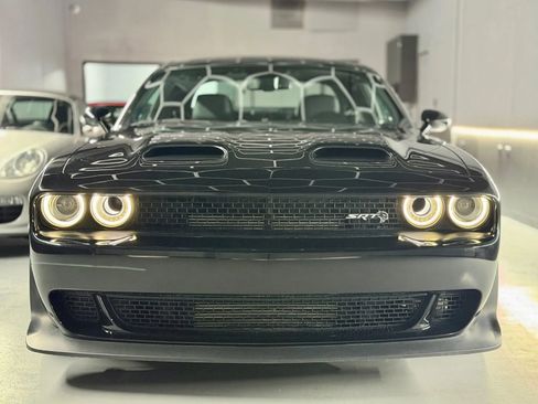 Used 2019 Dodge Challenger SRT Hellcat Redeye image 10