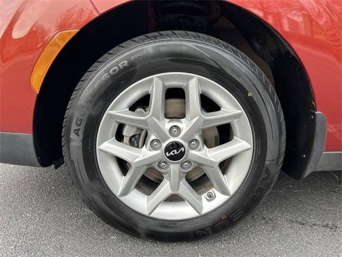 Certified 2022 Kia Soul LX w/ Technology Package image 28