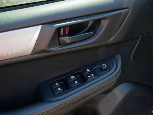 Used 2019 Subaru Outback 2.5i image 16