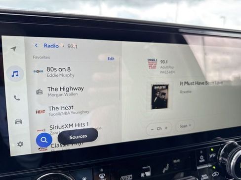 Used 2026 Toyota Highlander Limited image 16