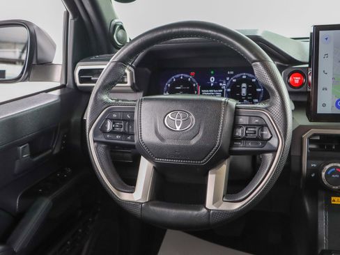 Used 2025 Toyota 4Runner TRD Off-Road Premium AWD/4WD image 13
