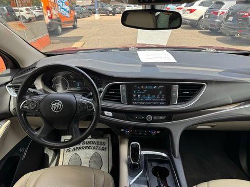 Used 2019 Buick Enclave Essence AWD/4WD image 18