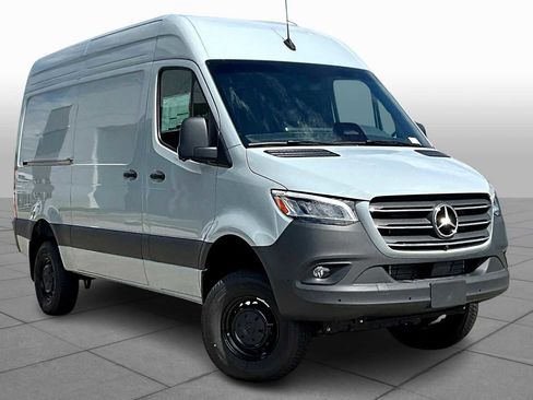 New 2025 Mercedes-Benz Sprinter 2500 image 2