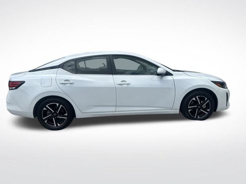 Used 2024 Nissan Sentra SV FWD image 9