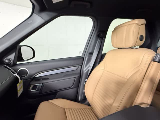 New 2026 Land Rover Discovery Limited Edition AWD/4WD image 17