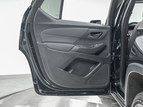 Used 2023 Chevrolet Traverse LT w/ LT Premium Package image 24