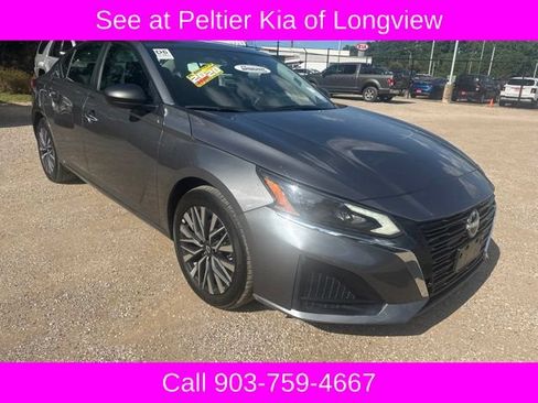 Used 2025 Nissan Altima 2.5 SV FWD image 1