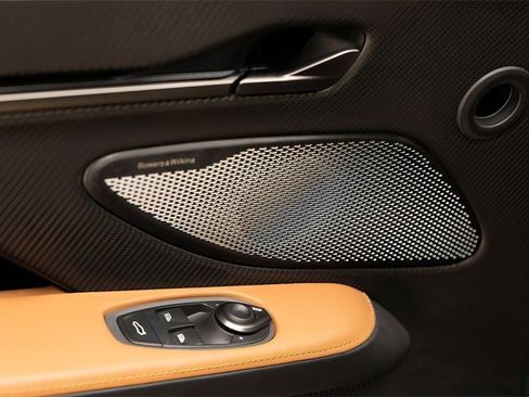 Used 2025 Aston Martin Vanquish image 29