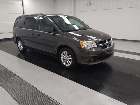 Used 2020 Dodge Grand Caravan SXT image 13