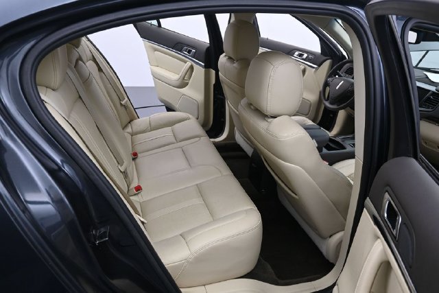 Used 2013 Lincoln MKS FWD image 33