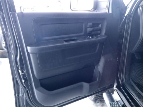 Used 2017 RAM 1500 Express w/ Black Ram 1500 Express Group RWD image 12