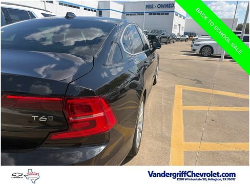 Used 2017 Volvo S90 T6 Momentum w/ Vision Package AWD/4WD image 10