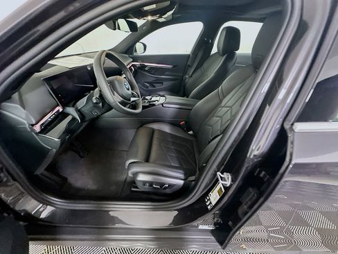 Used 2025 BMW 540i xDrive 540i xDrive w/ Premium Package image 13