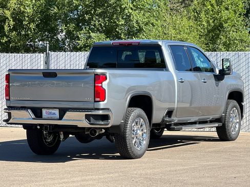 New 2026 Chevrolet Silverado 3500 LTZ w/ LTZ Premium Package AWD/4WD image 4