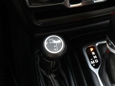 Used 2020 Jeep Gladiator Overland image 24