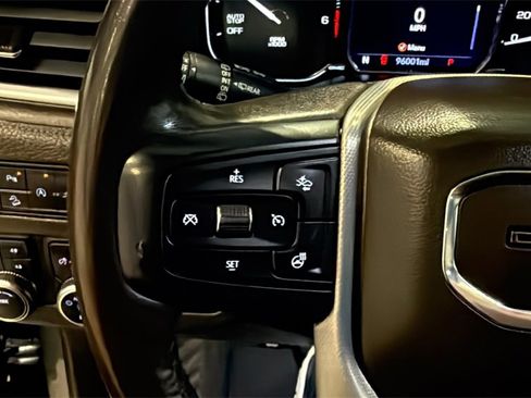 Used 2021 GMC Yukon Denali w/ Denali Premium Package image 33