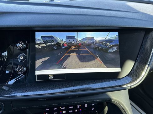 Used 2023 Buick Envision Essence image 17
