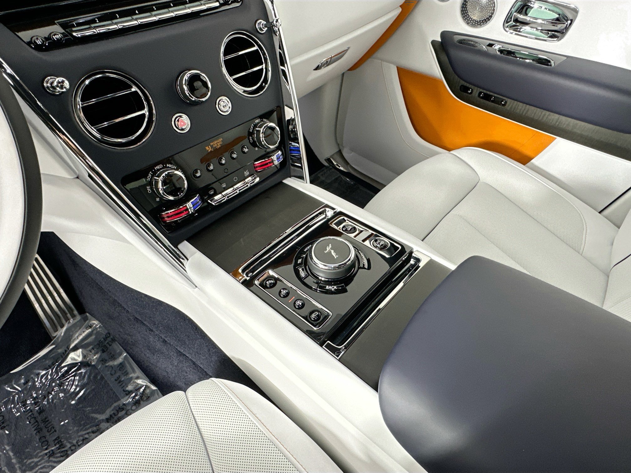 New 2027 Rolls-Royce Cullinan AWD/4WD image 14