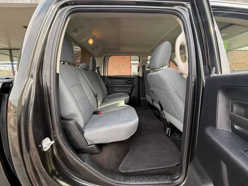 Used 2017 RAM 1500 Express w/ Express Value Package AWD/4WD image 15