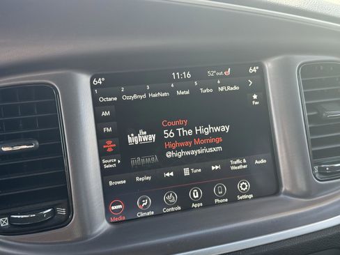 Used 2022 Dodge Charger SXT w/ Blacktop Package image 17