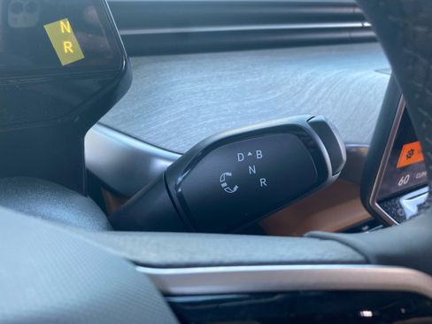 New 2025 Volkswagen ID. Buzz Pro S image 15