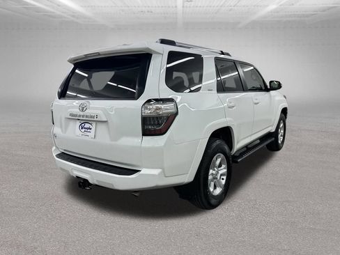 Used 2022 Toyota 4Runner SR5 Premium w/ Moonroof Package AWD/4WD image 13