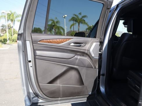 Used 2022 Cadillac Escalade ESV Sport Platinum AWD/4WD image 37