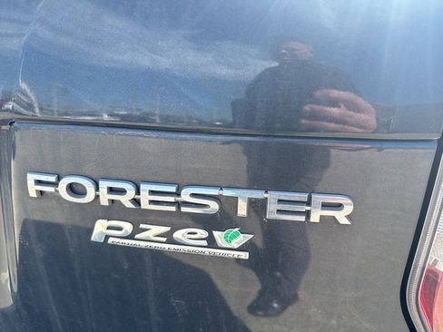 Used 2016 Subaru Forester 2.5i Touring w/ Eyesight & Navigation System image 4