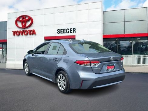 Certified 2022 Toyota Corolla LE FWD image 9