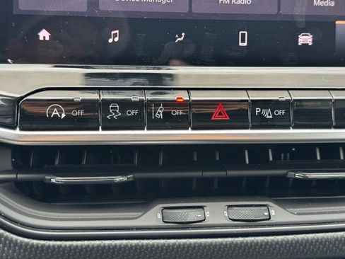 New 2026 Jeep Compass Limited image 33