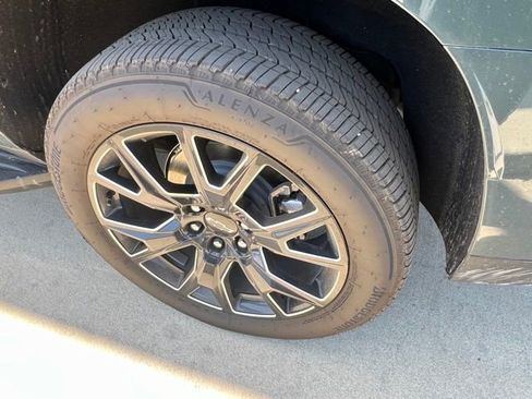 Used 2025 Chevrolet Tahoe RST w/ Comfort Package image 19