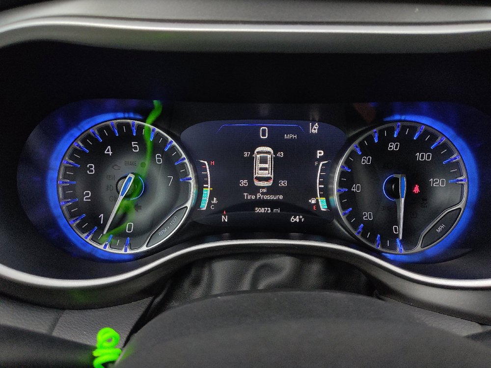 Used 2024 Chrysler Pacifica Touring-L FWD image 23