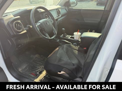 Used 2022 Toyota Tacoma SR w/ SR Convenience Package RWD image 8