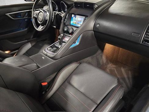 Used 2018 Jaguar F-TYPE Coupe AWD image 16