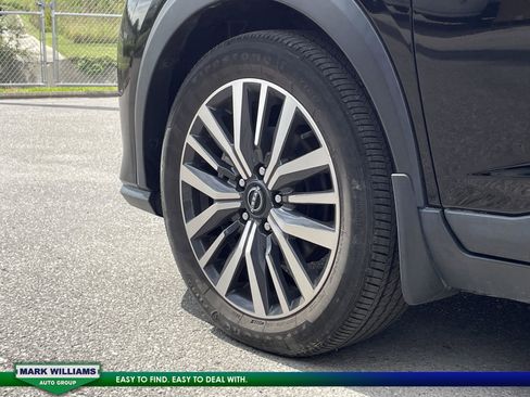 Used 2023 Nissan Kicks SV image 11