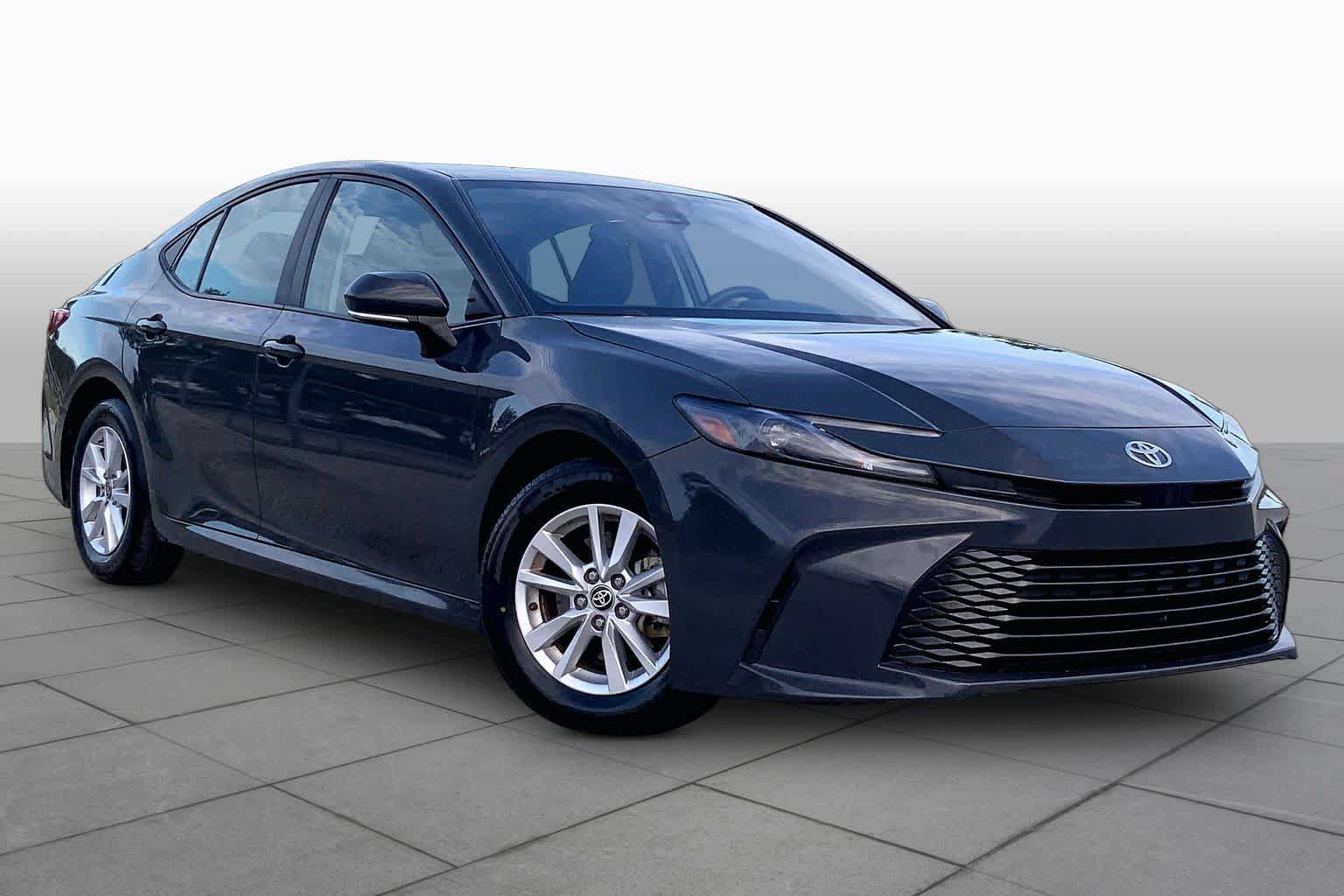 Used 2025 Toyota Camry LE FWD image 3