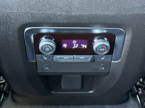 Used 2025 GMC Yukon Denali AWD/4WD image 13