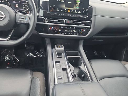 Used 2023 Nissan Pathfinder SL w/ Black Appearance Package FWD image 13