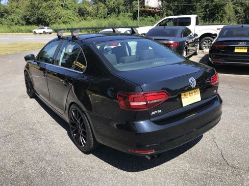 Used 2017 Volkswagen Jetta S w/ Jetta S Cold Weather Package image 6